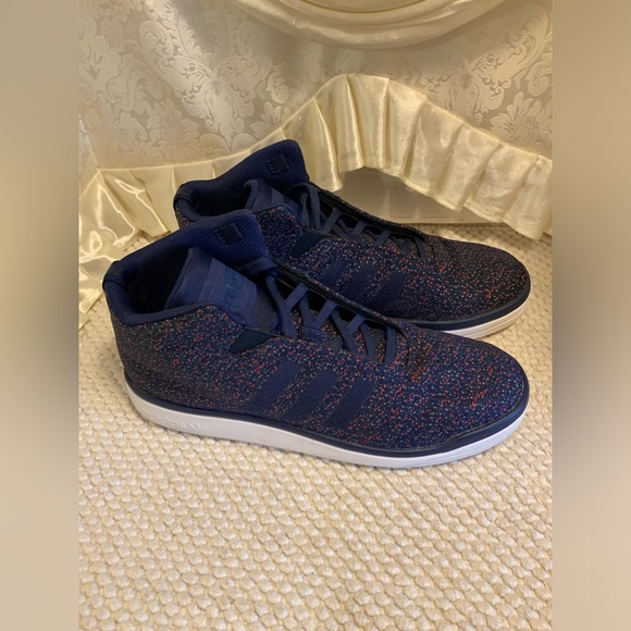 ADIDAS - Picture 4 of 9